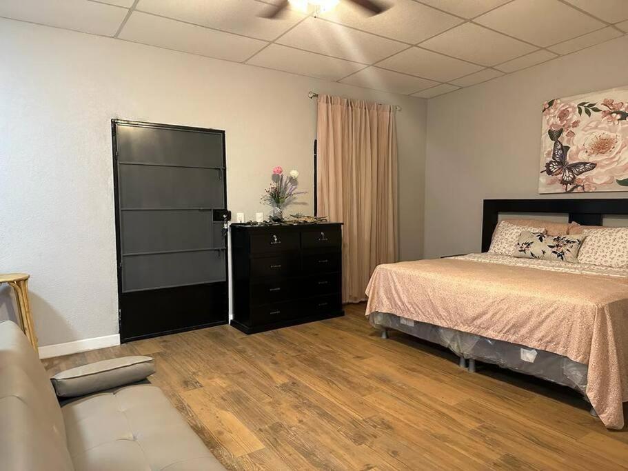 Residencia Preciosa De 2 Planta Villa San Salvador Eksteriør billede