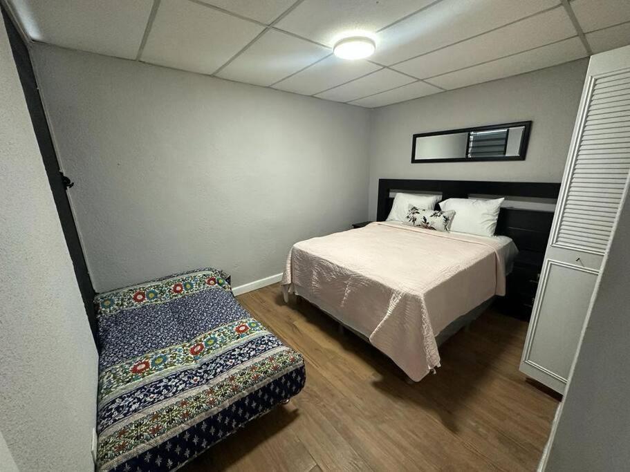 Residencia Preciosa De 2 Planta Villa San Salvador Eksteriør billede