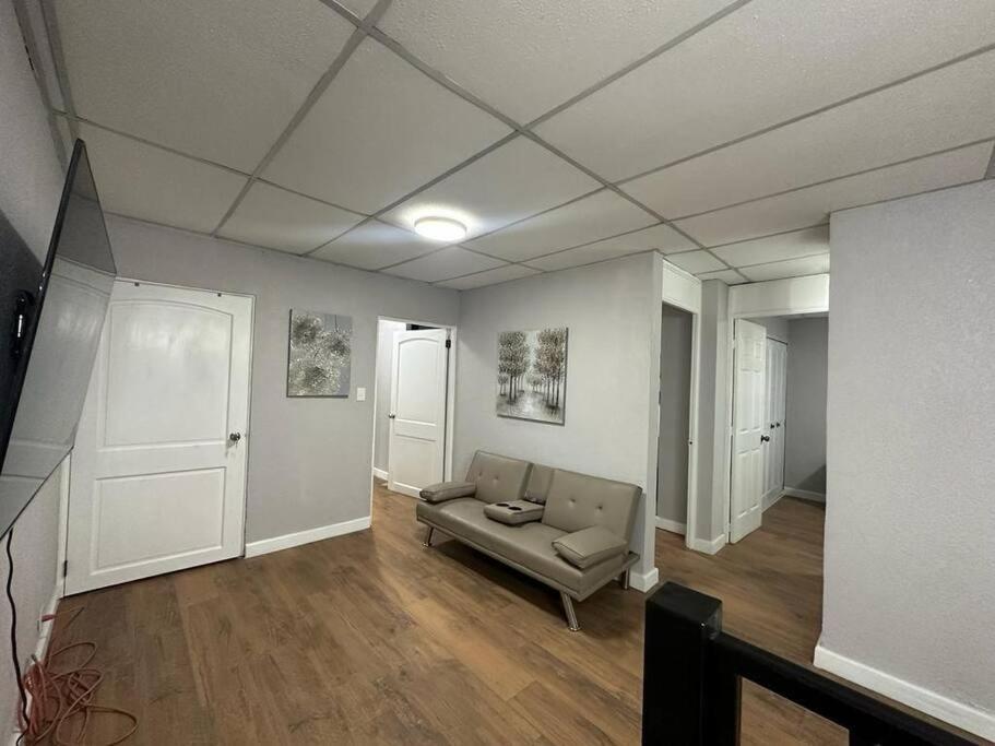 Residencia Preciosa De 2 Planta Villa San Salvador Eksteriør billede